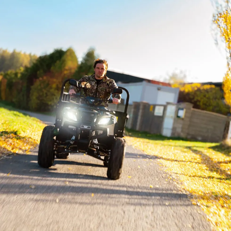 Quad towarowy ACCU - HECHT FARMIS